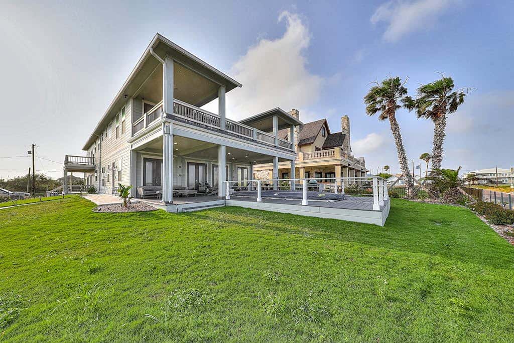 Inkies Retreat - Waterfront Home with Swim Spa