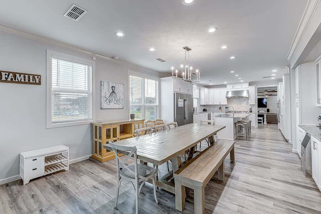 Inkies Retreat - Waterfront Home with Swim Spa