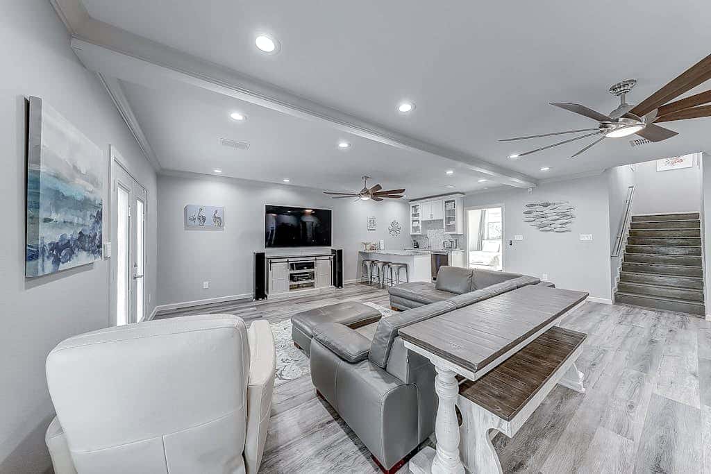 Inkies Retreat - Waterfront Home with Swim Spa