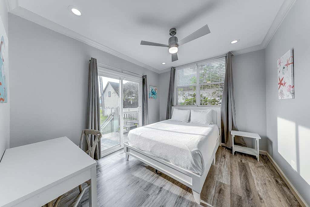 Inkies Retreat - Waterfront Home with Swim Spa