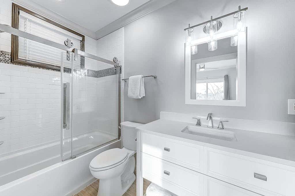 Inkies Retreat - Waterfront Home with Swim Spa