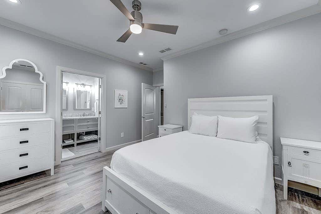 Inkies Retreat - Waterfront Home with Swim Spa