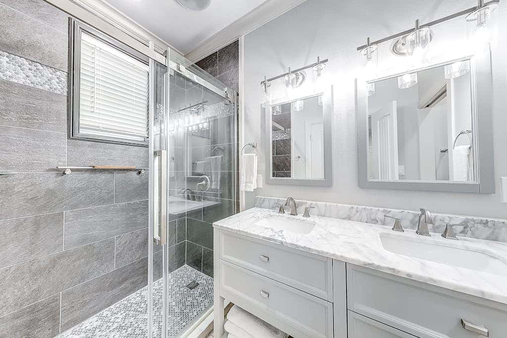 Inkies Retreat - Waterfront Home with Swim Spa