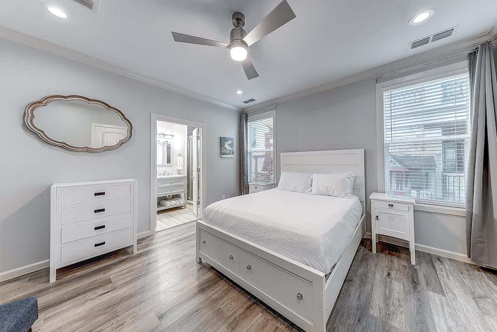 Inkies Retreat - Waterfront Home with Swim Spa