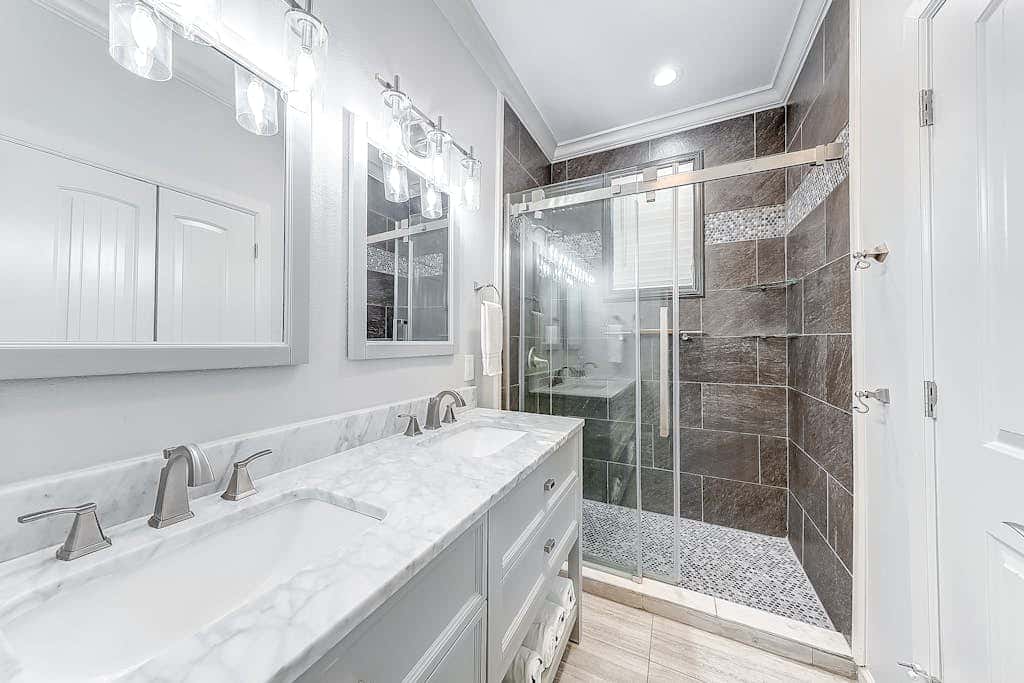 Inkies Retreat - Waterfront Home with Swim Spa
