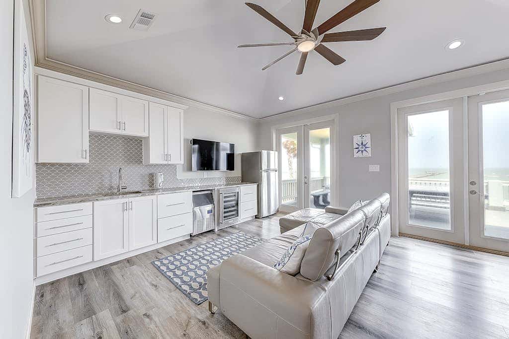 Inkies Retreat - Waterfront Home with Swim Spa