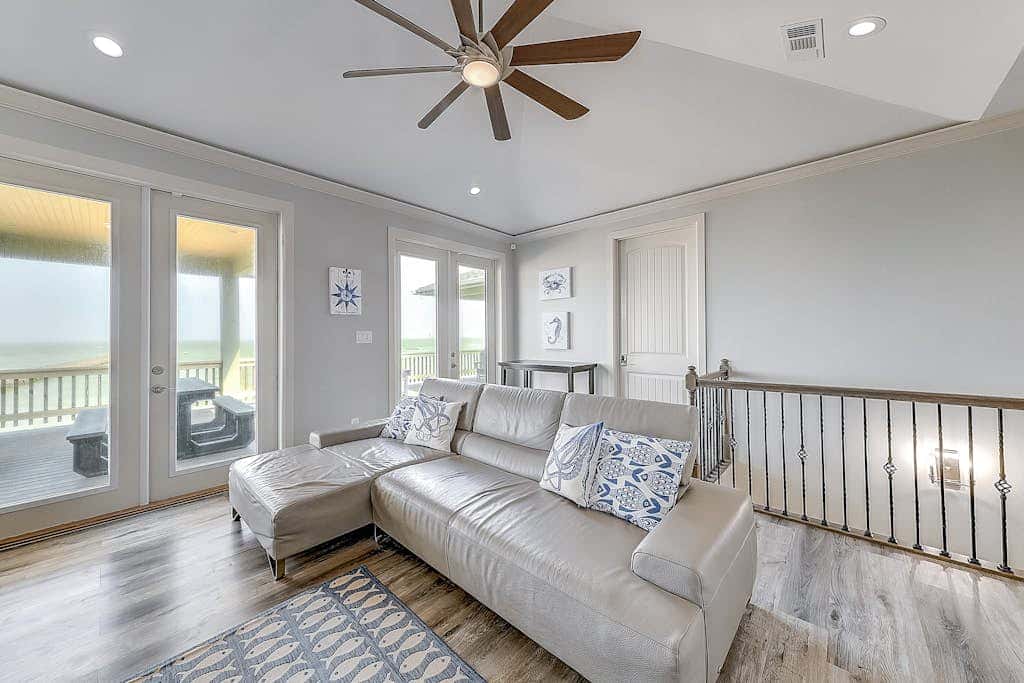 Inkies Retreat - Waterfront Home with Swim Spa