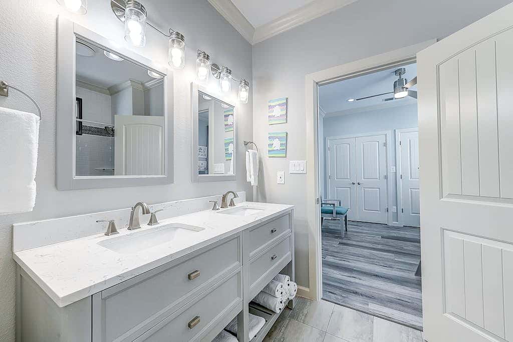 Inkies Retreat - Waterfront Home with Swim Spa