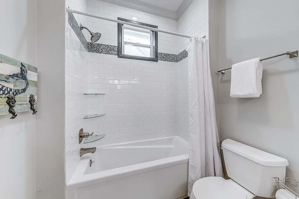 Inkies Retreat - Waterfront Home with Swim Spa