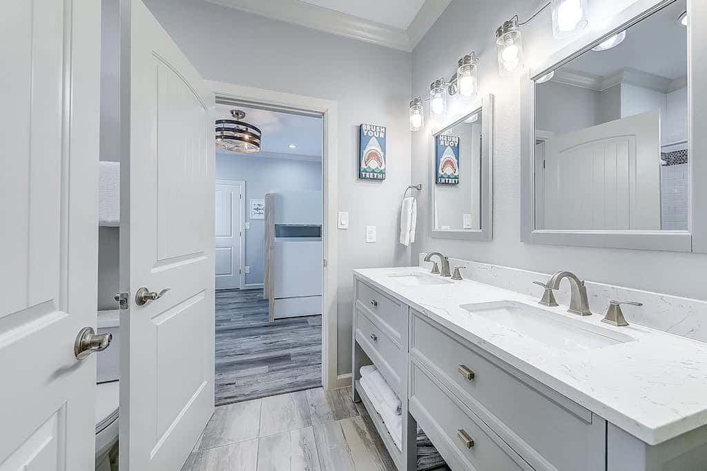 Inkies Retreat - Waterfront Home with Swim Spa