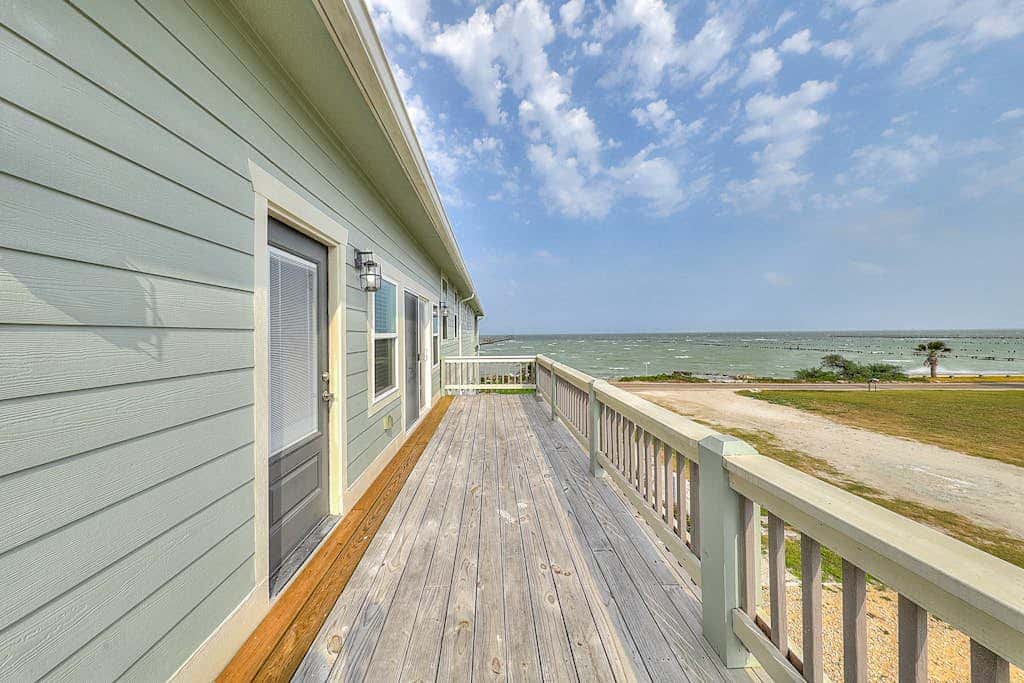 Inkies Retreat - Waterfront Home with Swim Spa