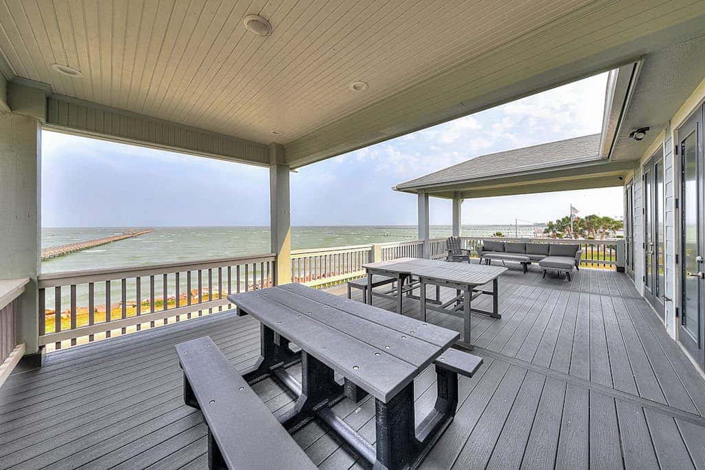 Inkies Retreat - Waterfront Home with Swim Spa