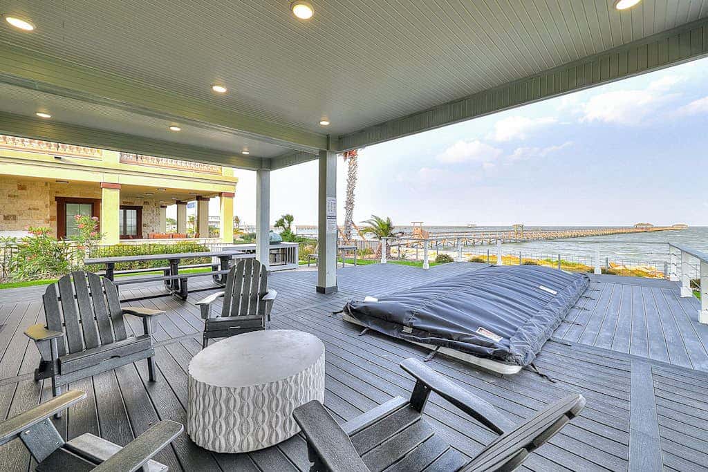 Inkies Retreat - Waterfront Home with Swim Spa