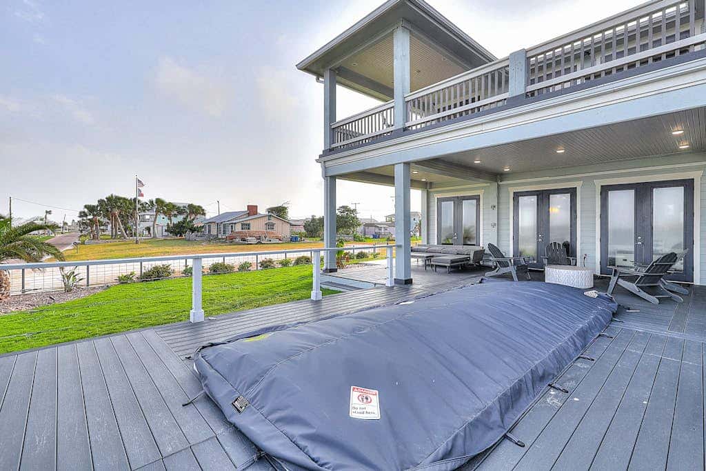 Inkies Retreat - Waterfront Home with Swim Spa