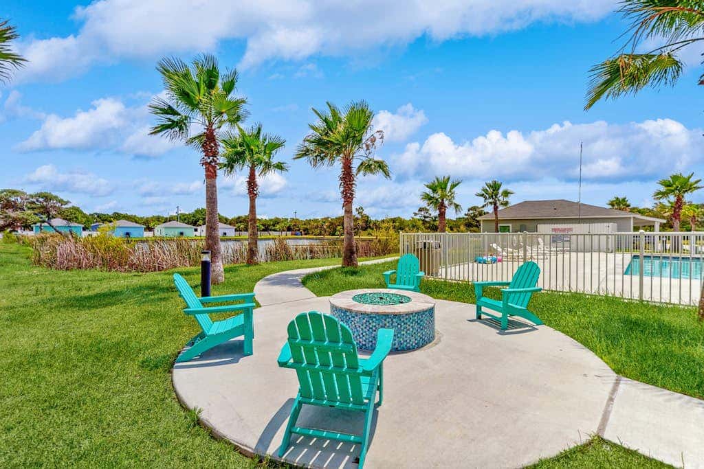 Rockport Rendezvous - Pool, Pond & Fire Pit