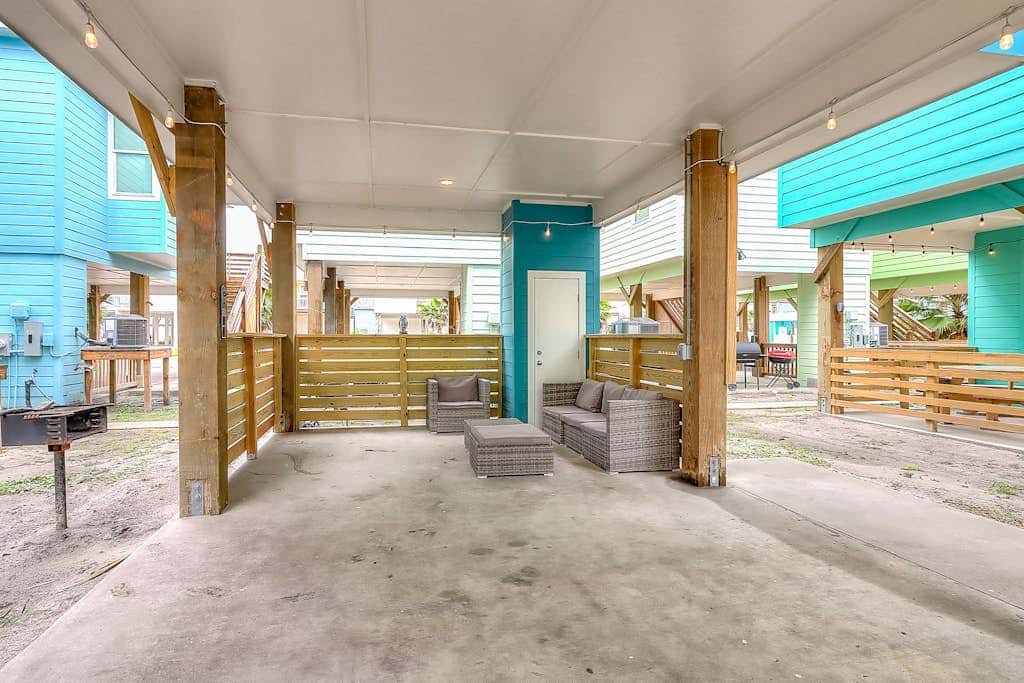 Stack Overflow - Balcony, Pool & Dog-Friendly
