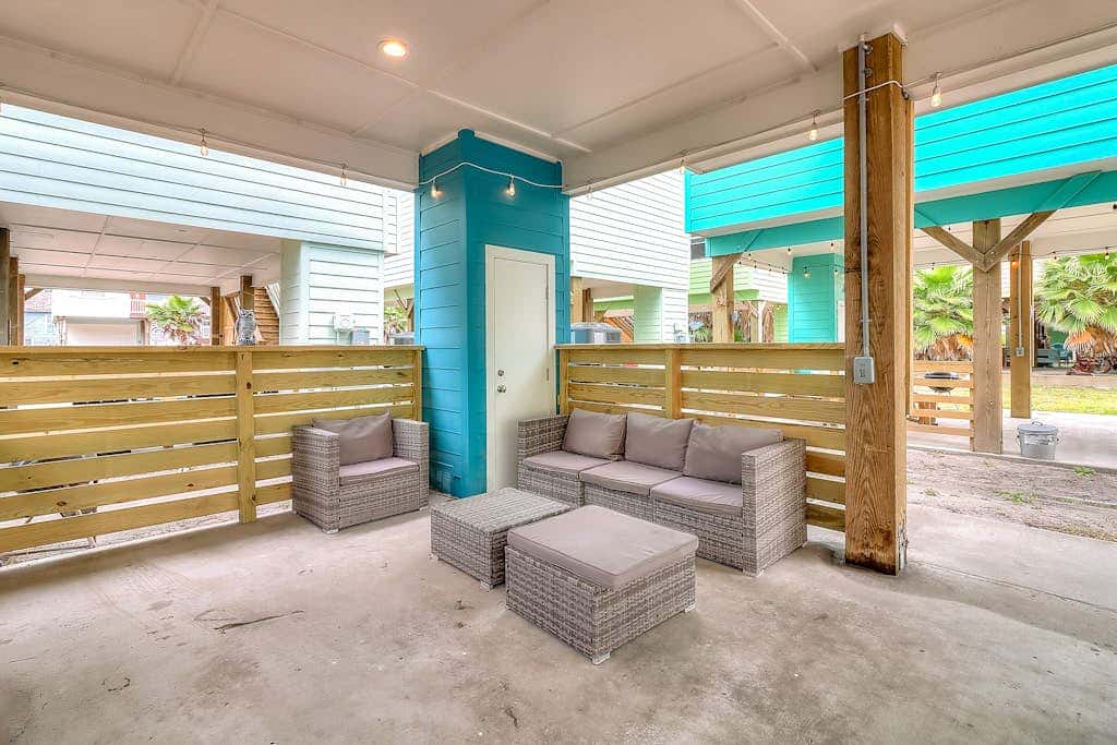 Stack Overflow - Balcony, Pool & Dog-Friendly