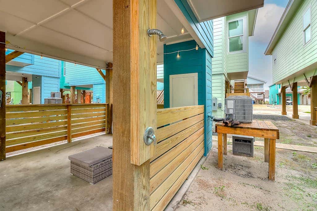 Stack Overflow - Balcony, Pool & Dog-Friendly