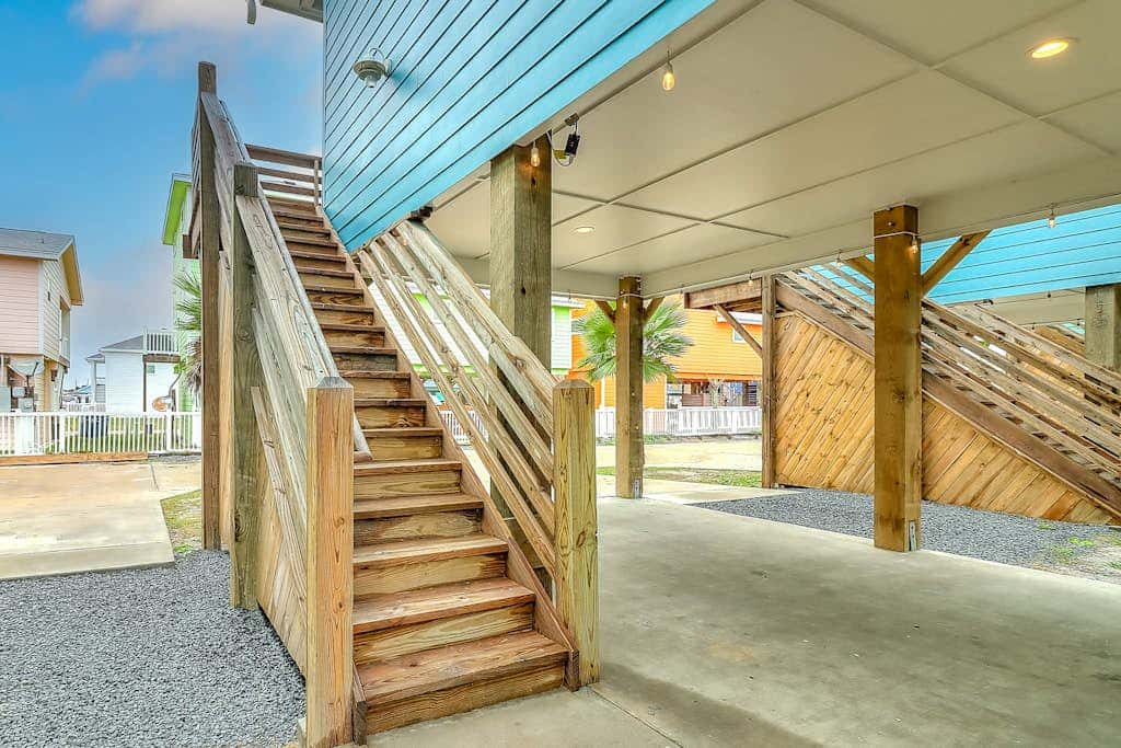 Stack Overflow - Balcony, Pool & Dog-Friendly