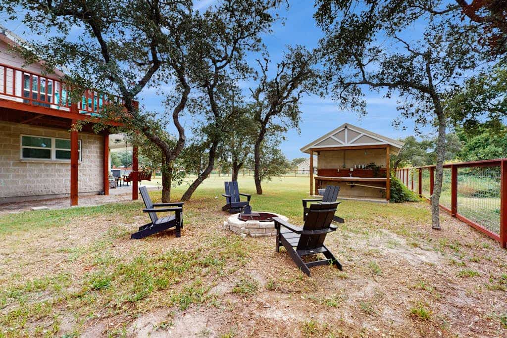 Deluxe Getaway on Big Corner Lot -- Great Locale Near Bay