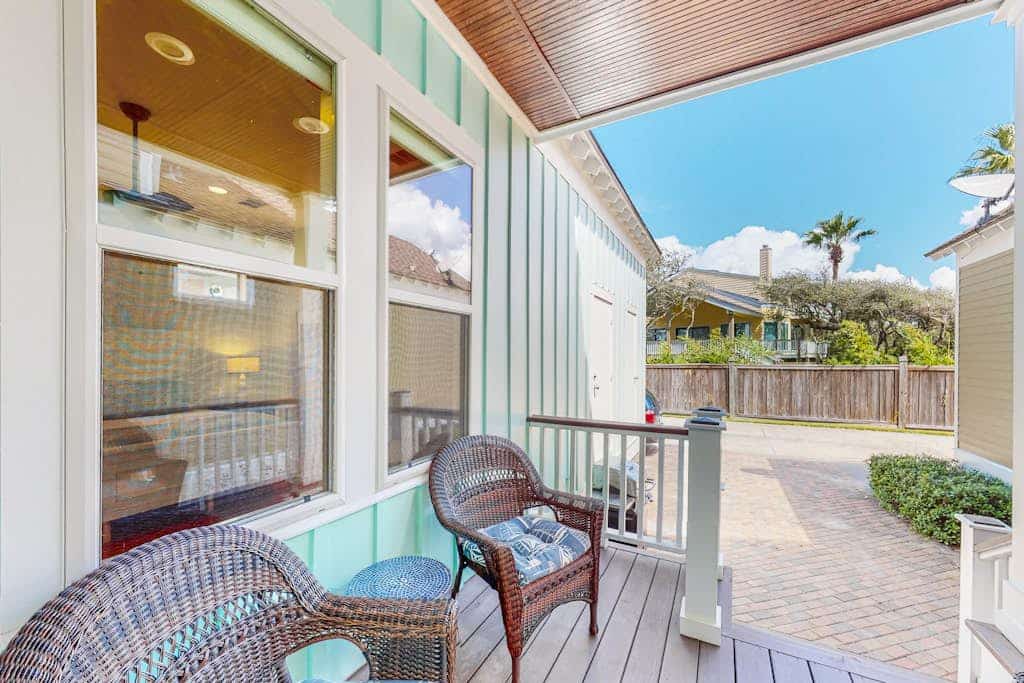 Beautiful ocean view home with pool, washer/dryer, cable, central AC