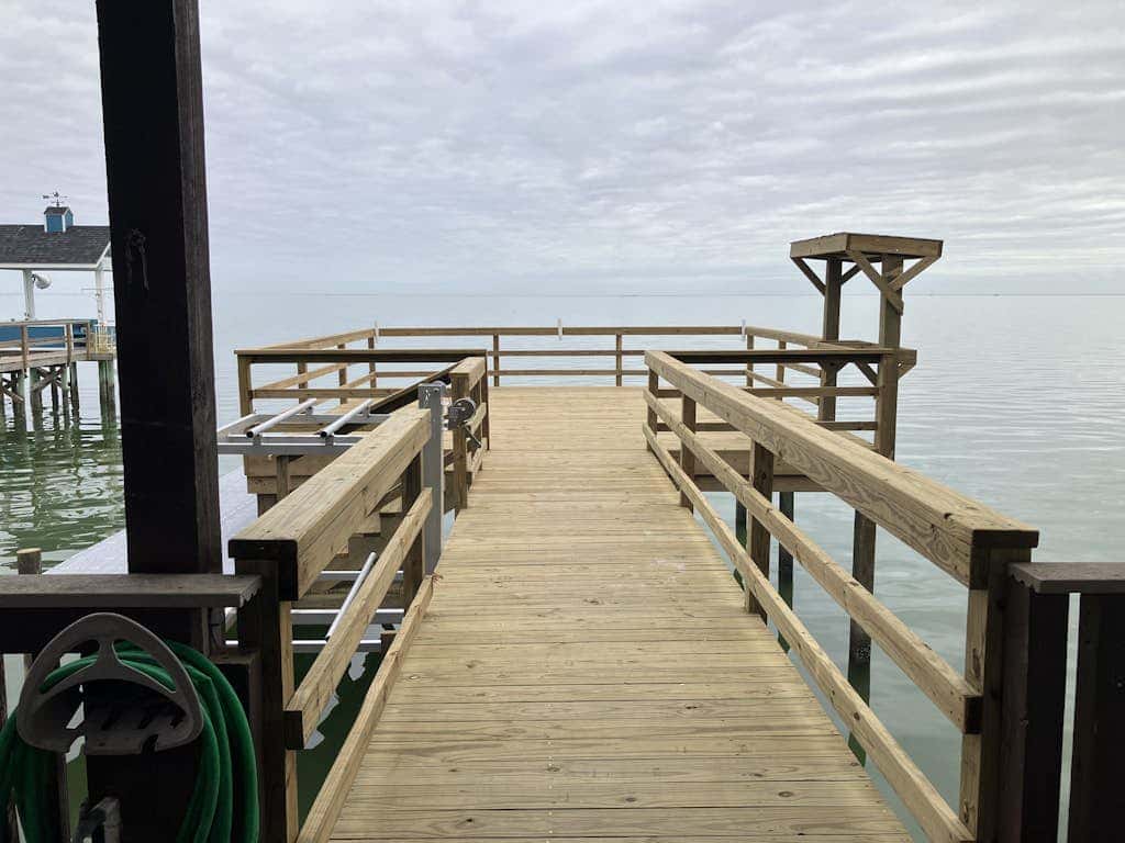 Bay Breeze Beauty - Waterfront, Hot Tub & Dogs OK