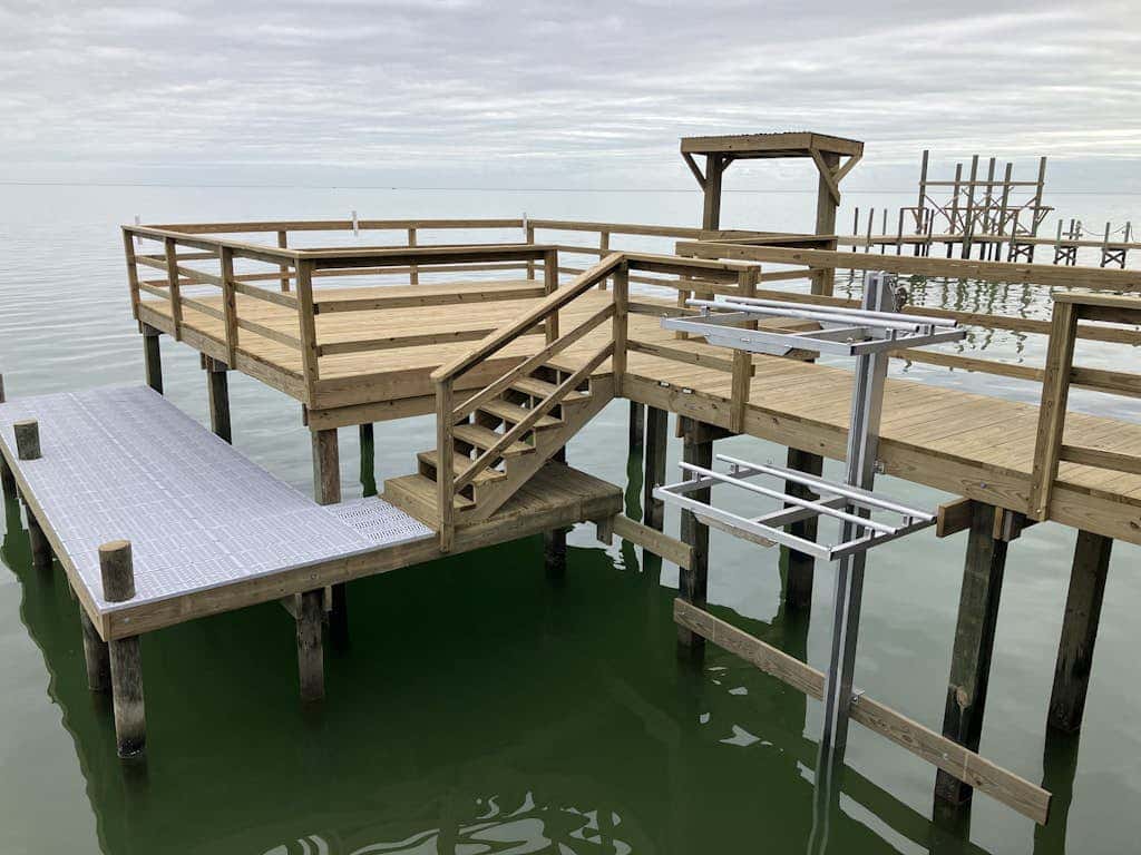 Bay Breeze Beauty - Waterfront, Hot Tub & Dogs OK