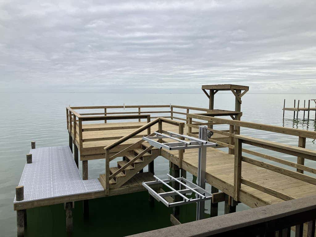 Bay Breeze Beauty - Waterfront, Hot Tub & Dogs OK
