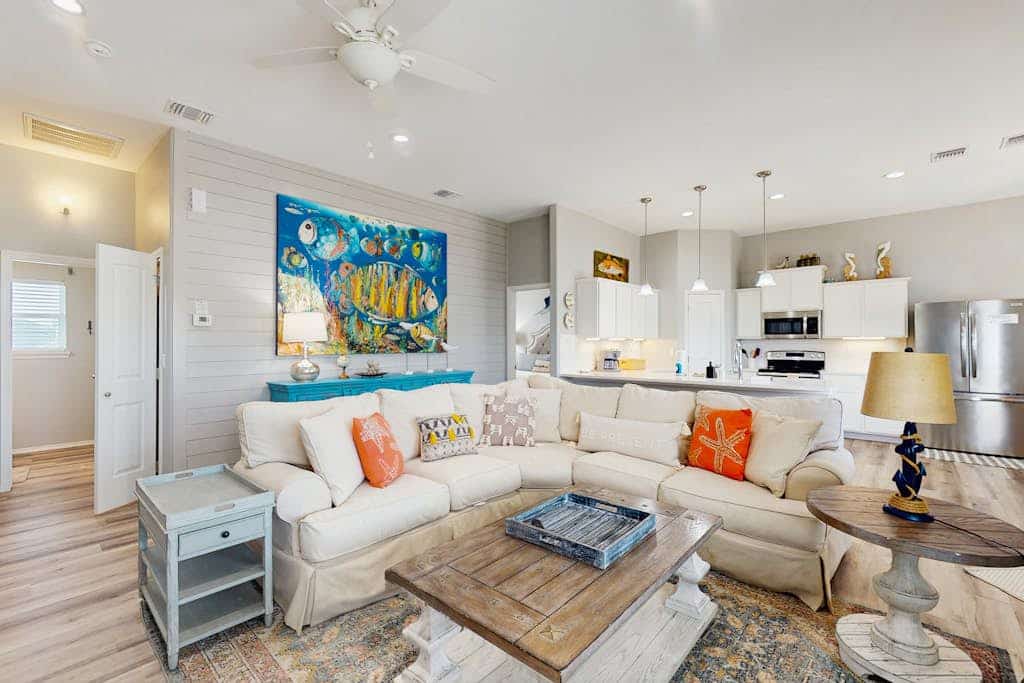 Charming Home w/ shared pool, boat launch & boat wash, fishing & golf nearby