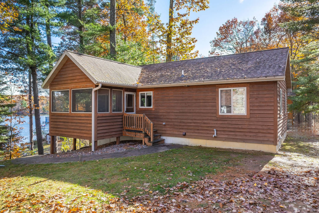 Oakwood Cabin, Resort, Lake, Beach, Kayaks & More