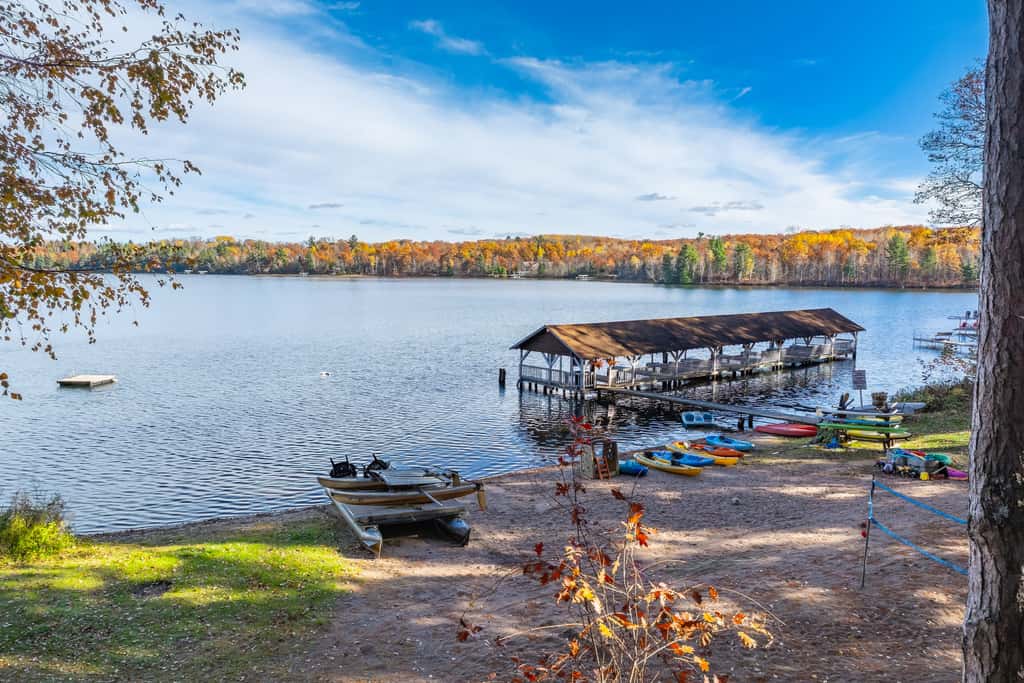 Oakwood Cabin, Resort, Lake, Beach, Kayaks & More