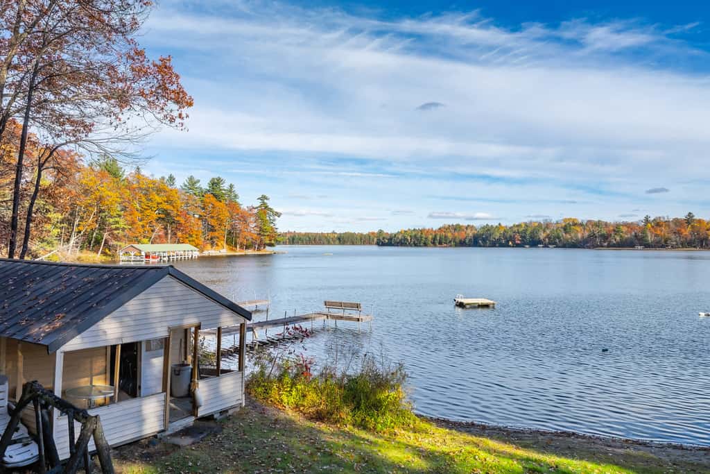 Oakwood Cabin, Resort, Lake, Beach, Kayaks & More