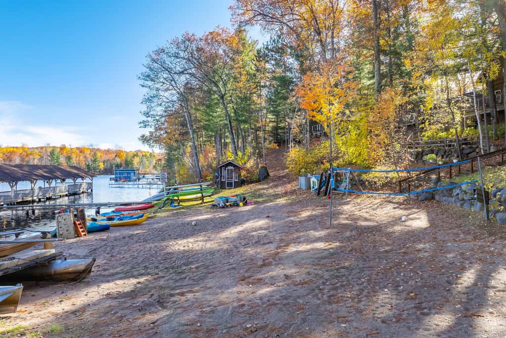 Oakwood Cabin, Resort, Lake, Beach, Kayaks & More