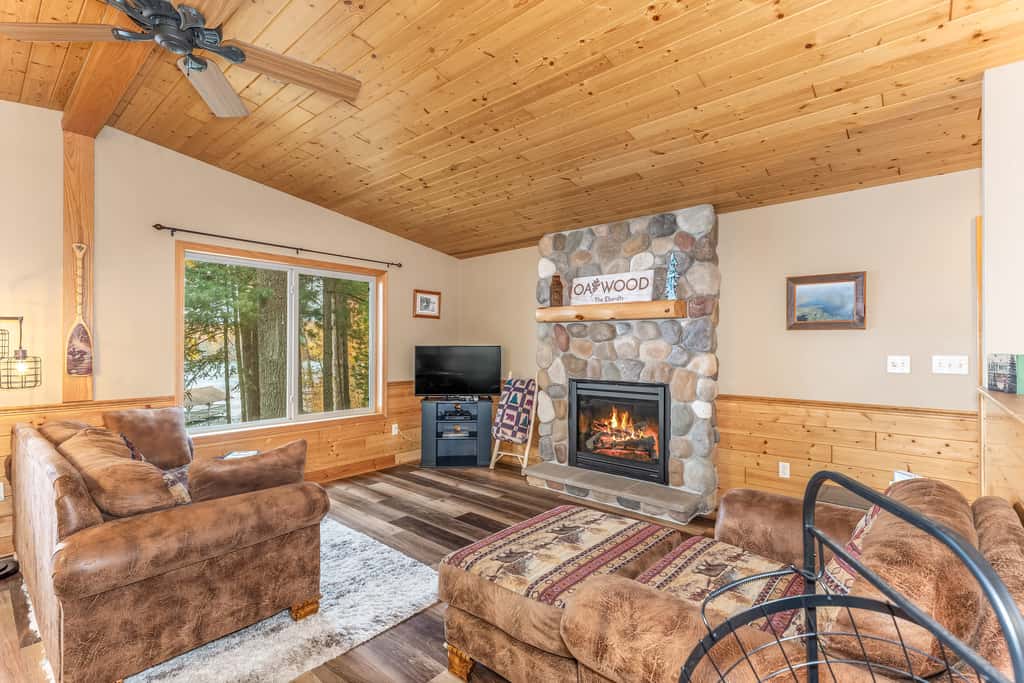 Oakwood Cabin, Resort, Lake, Beach, Kayaks & More