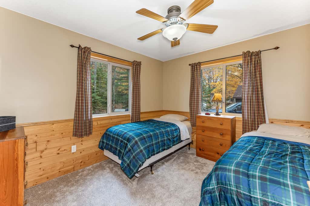 Oakwood Cabin, Resort, Lake, Beach, Kayaks & More