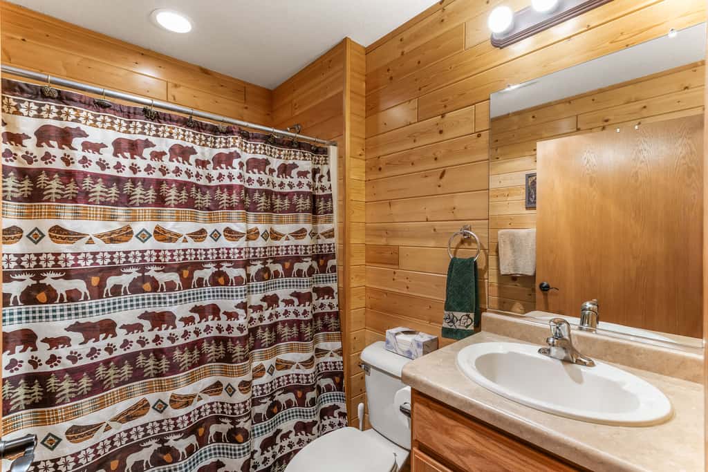 Oakwood Cabin, Resort, Lake, Beach, Kayaks & More