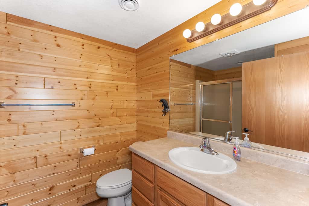 Oakwood Cabin, Resort, Lake, Beach, Kayaks & More
