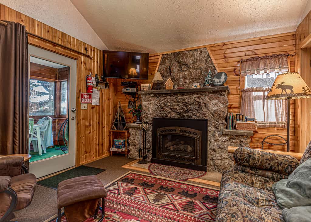 Acorn Cabin, Resort, Lake, Beach, Kayaks & More