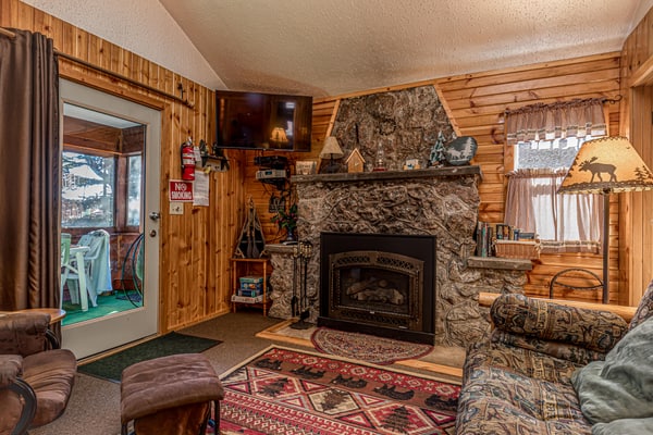 Acorn Cabin, Resort, Lake, Beach, Kayaks & More
