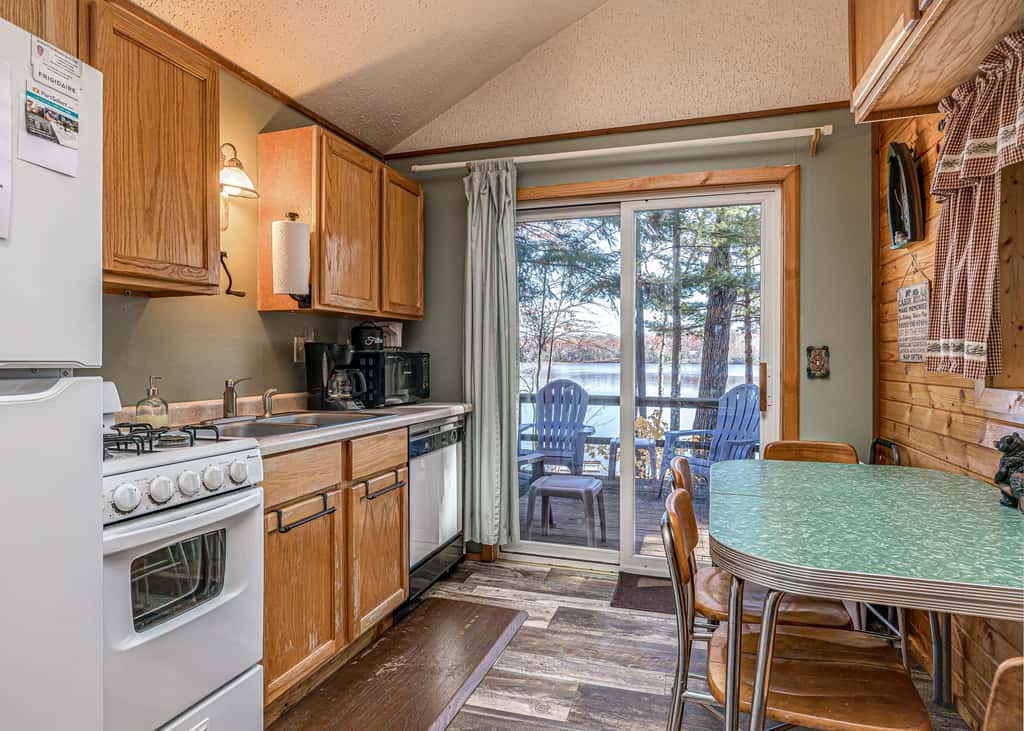 Acorn Cabin, Resort, Lake, Beach, Kayaks & More