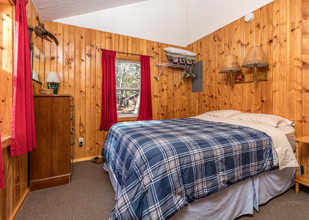 Acorn Cabin, Resort, Lake, Beach, Kayaks & More