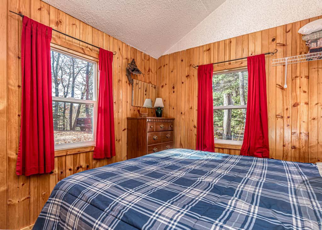 Acorn Cabin, Resort, Lake, Beach, Kayaks & More