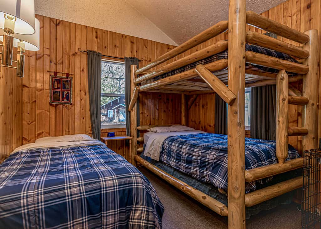 Acorn Cabin, Resort, Lake, Beach, Kayaks & More