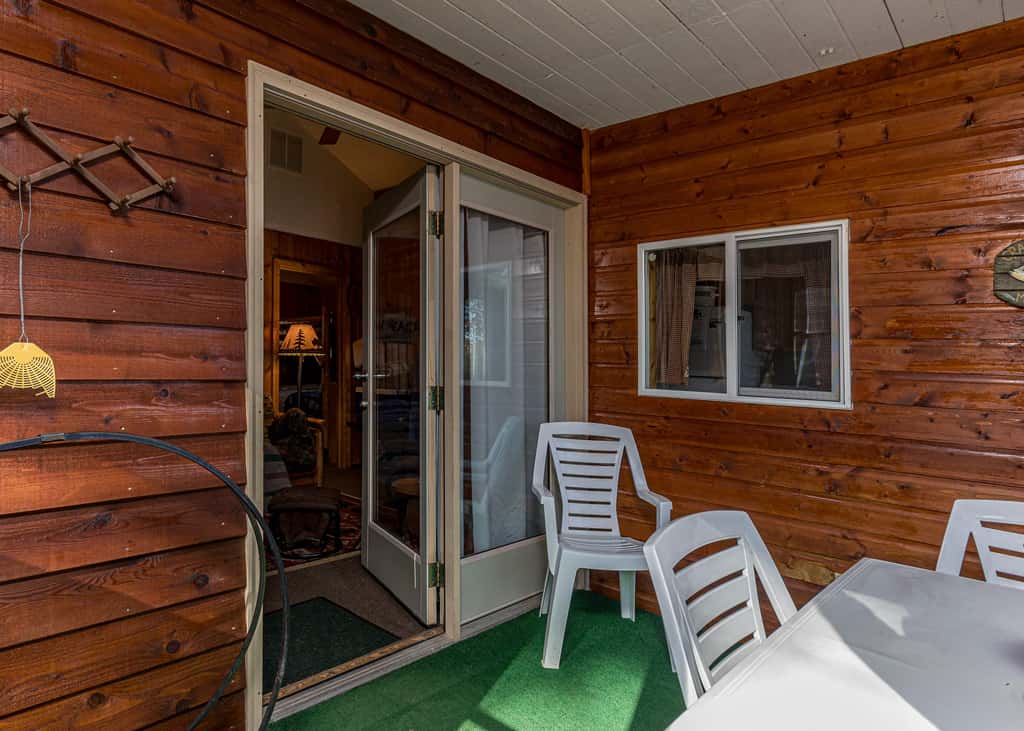 Acorn Cabin, Resort, Lake, Beach, Kayaks & More