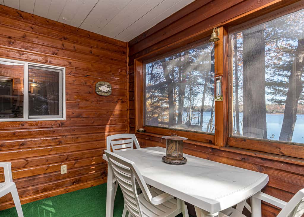 Acorn Cabin, Resort, Lake, Beach, Kayaks & More