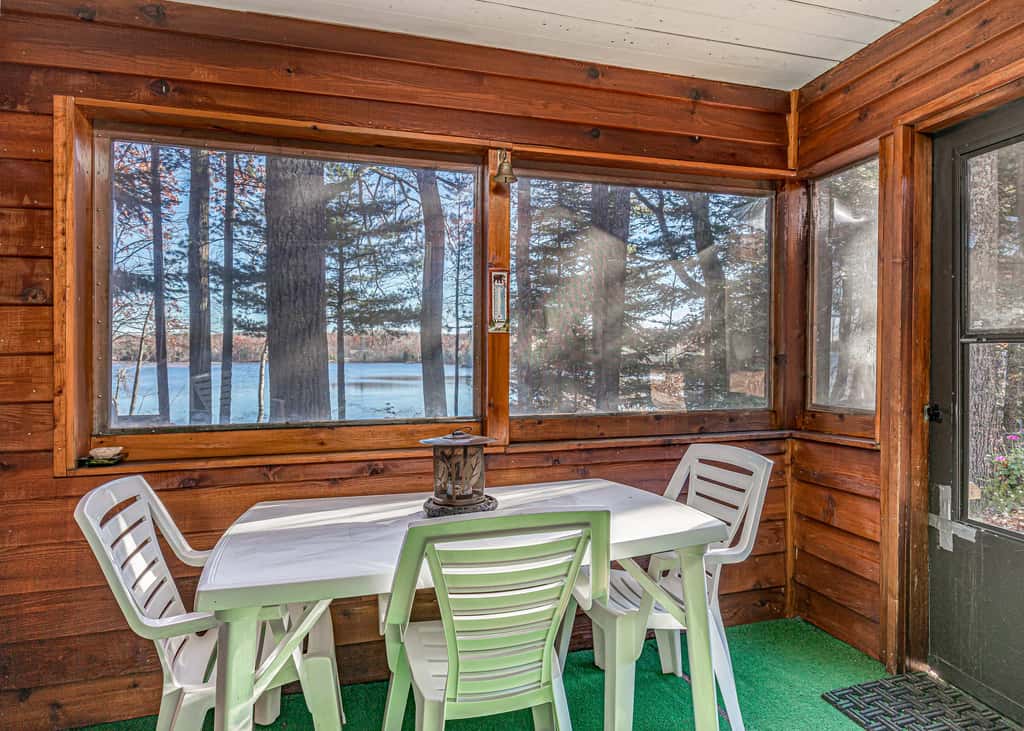 Acorn Cabin, Resort, Lake, Beach, Kayaks & More