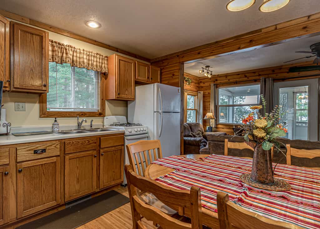 Ashwood Cabin, Resort, Lake, Beach, Kayaks & More