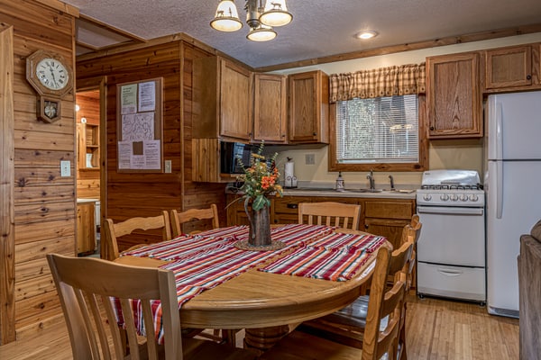 Ashwood Cabin, Resort, Lake, Beach, Kayaks & More