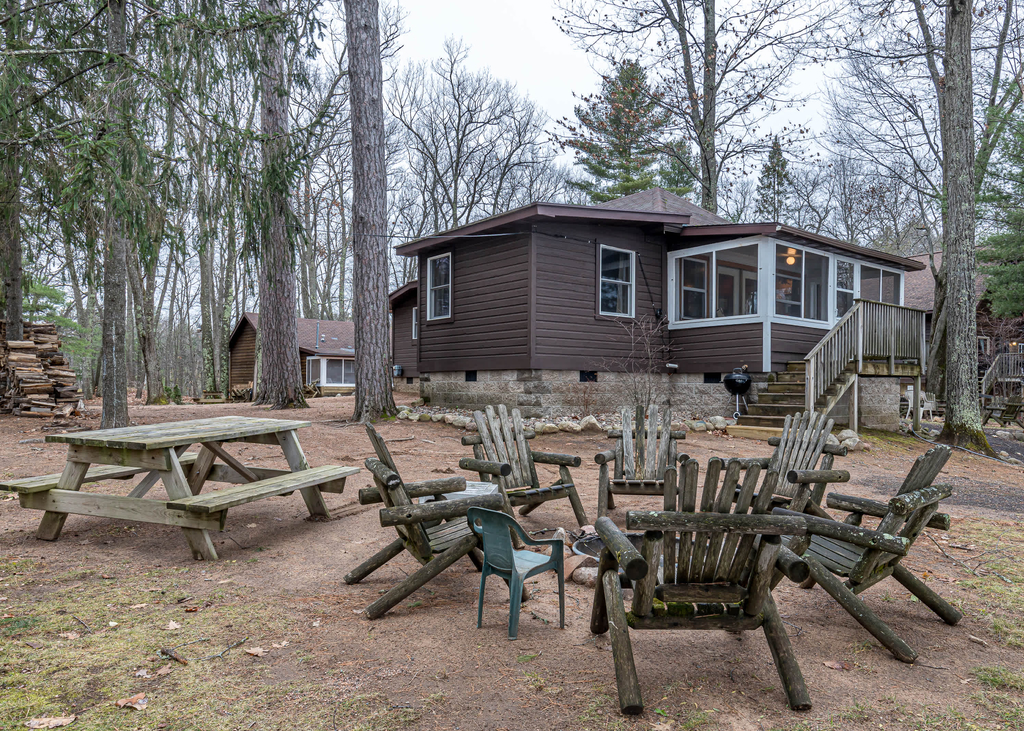 Ashwood Cabin, Resort, Lake, Beach, Kayaks & More