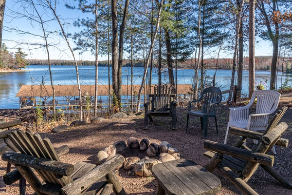 Pinewood Cabin, Resort, Lake, Beach, Kayaks & More